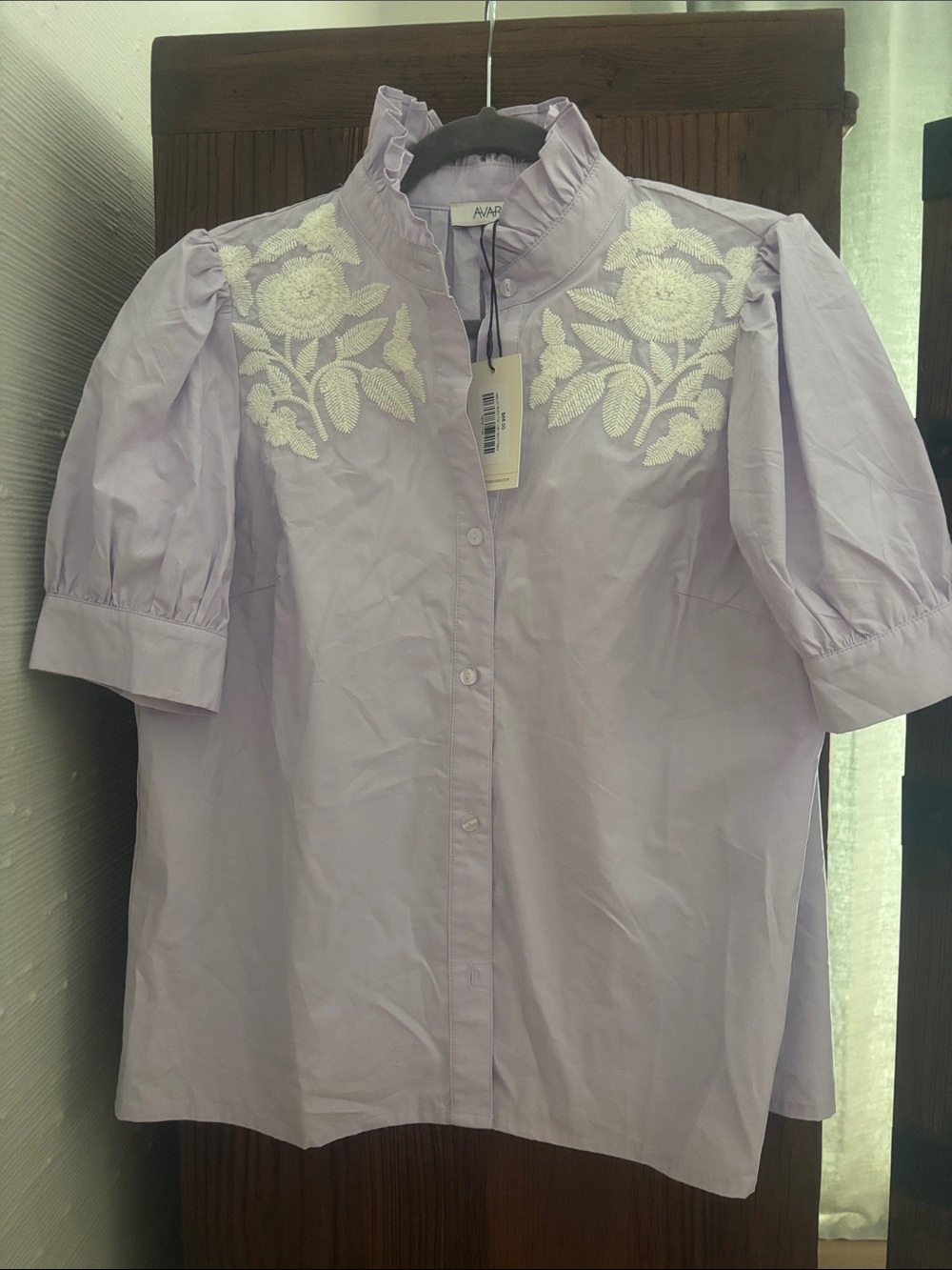NWT Avara Lilac Embroidered Puff-Sleeve Blouse